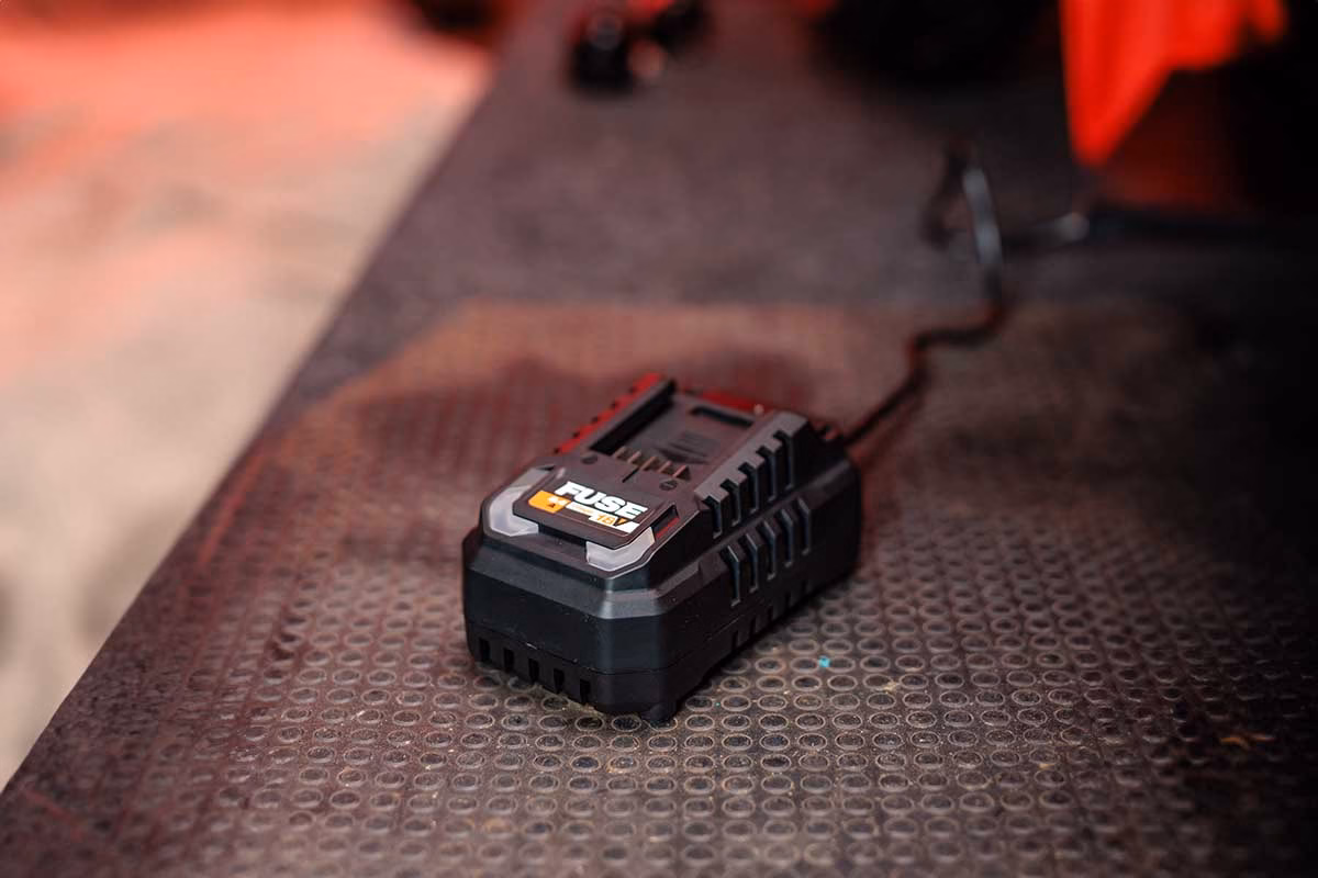 Fuse punjač 18V 2.4A - Slika 7