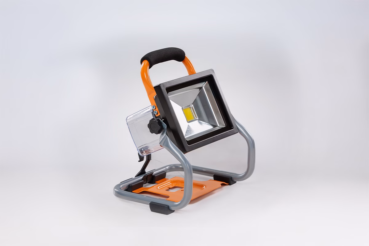 Fuse akumulatorski reflektor Villager VLN 9320 - Slika 4