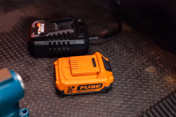 Fuse set baterija 1.5Ah + punjač 2.4A - Slika 3