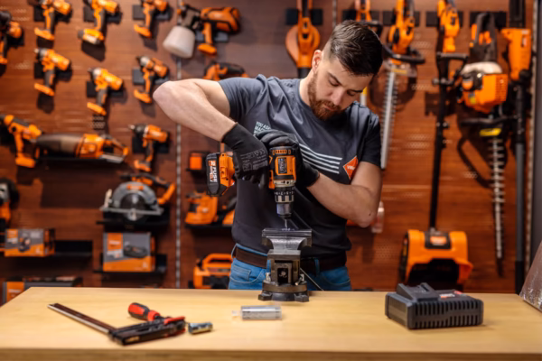 Fuse akumulatorska brushless udarna bušilica VPL 8120 - Slika 10